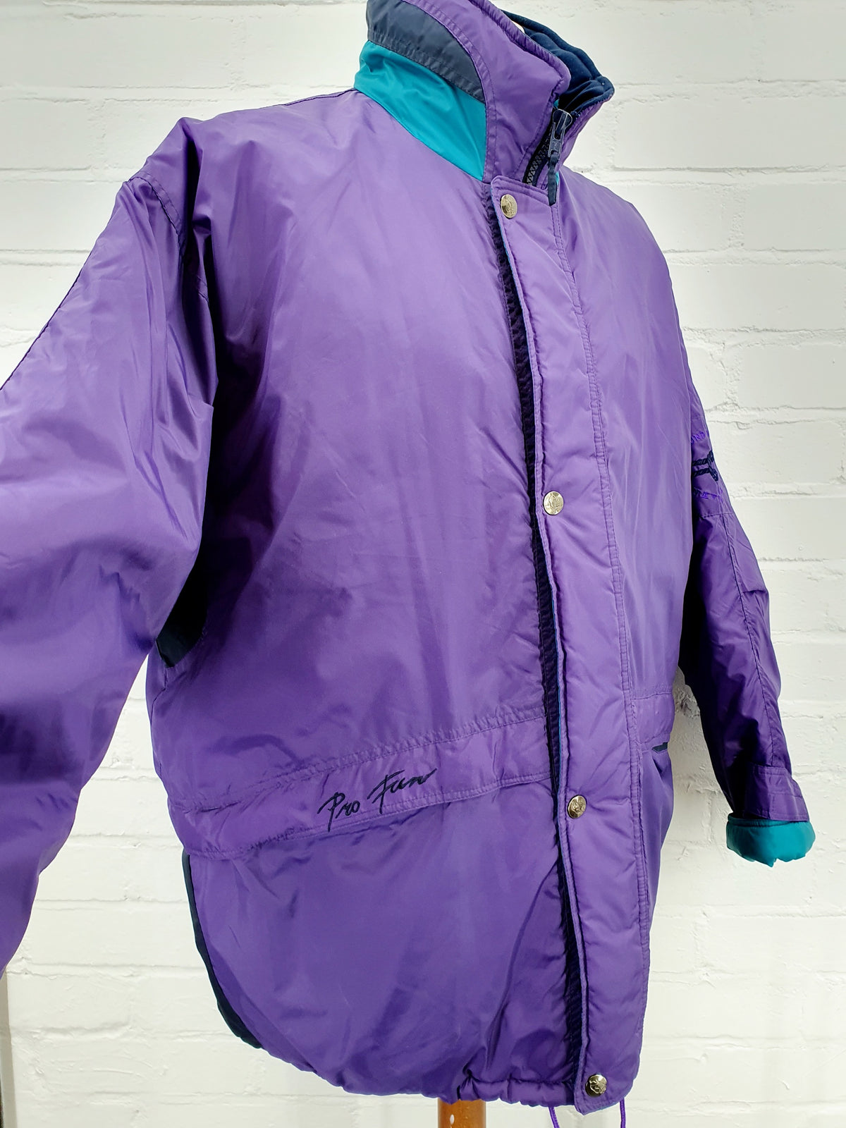 ProFun, unisex-toppatakki 90-luvulta, väri violetti-turkoosinvihreä, koko XXL, kuva sivulta