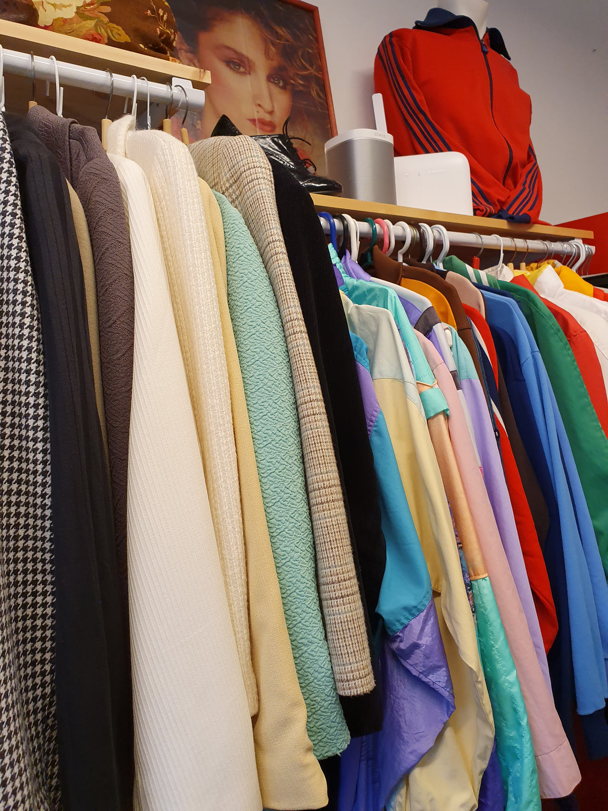 Pivis Vintage Shop - vintagevaatteita 1950-2000-luvuilta