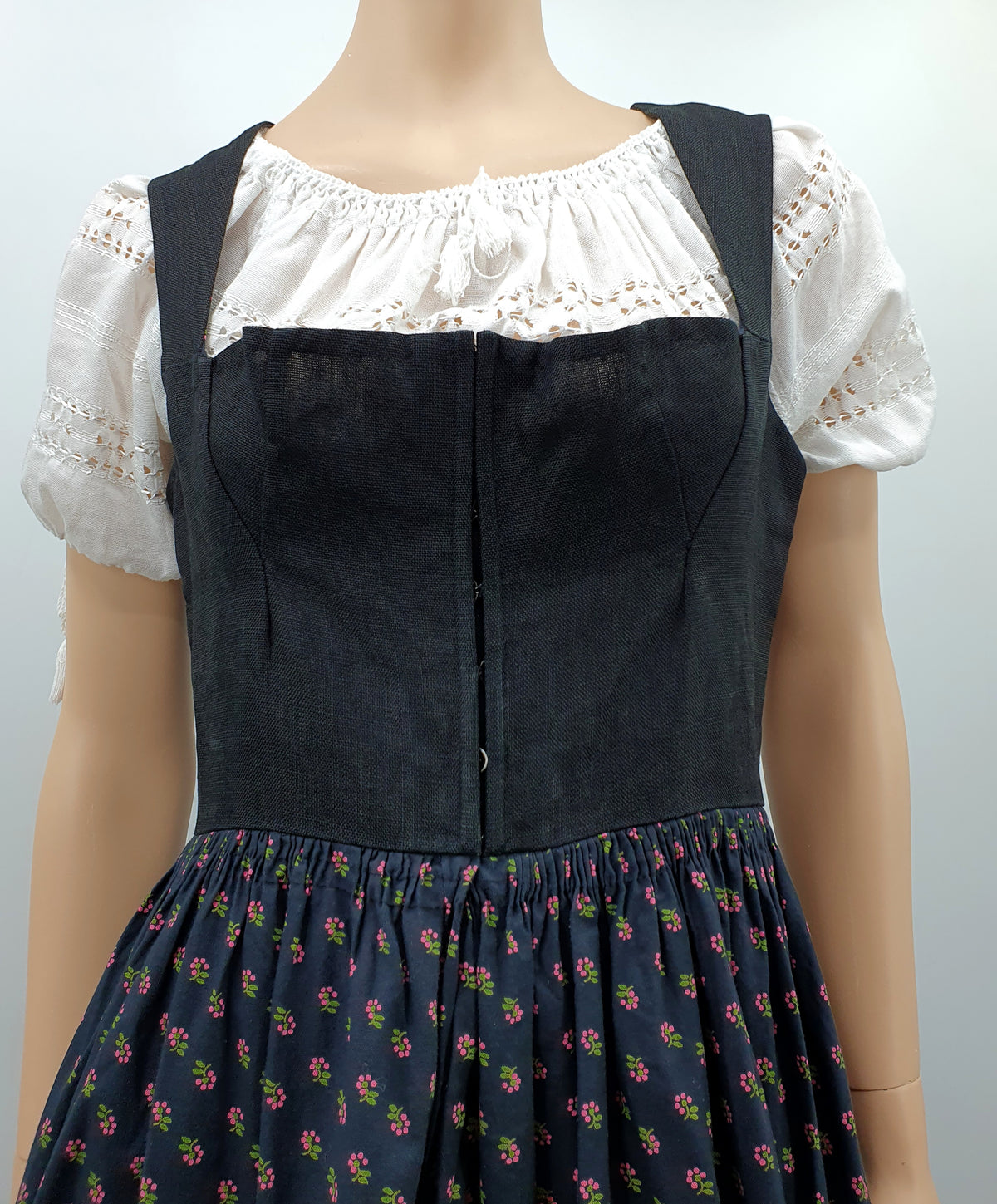 Original Lanz, aito dirndl-mekko Itävallasta, 70-80-luku, koko 38-40