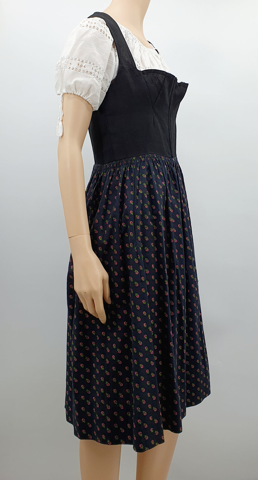 Original Lanz, authentic dirndl dress from Austria, 70s-80s, size 38-40