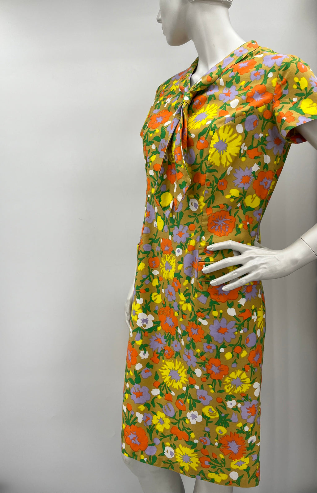 Nilvira De Luxe, colorful floral dress from the 50s, size 38
