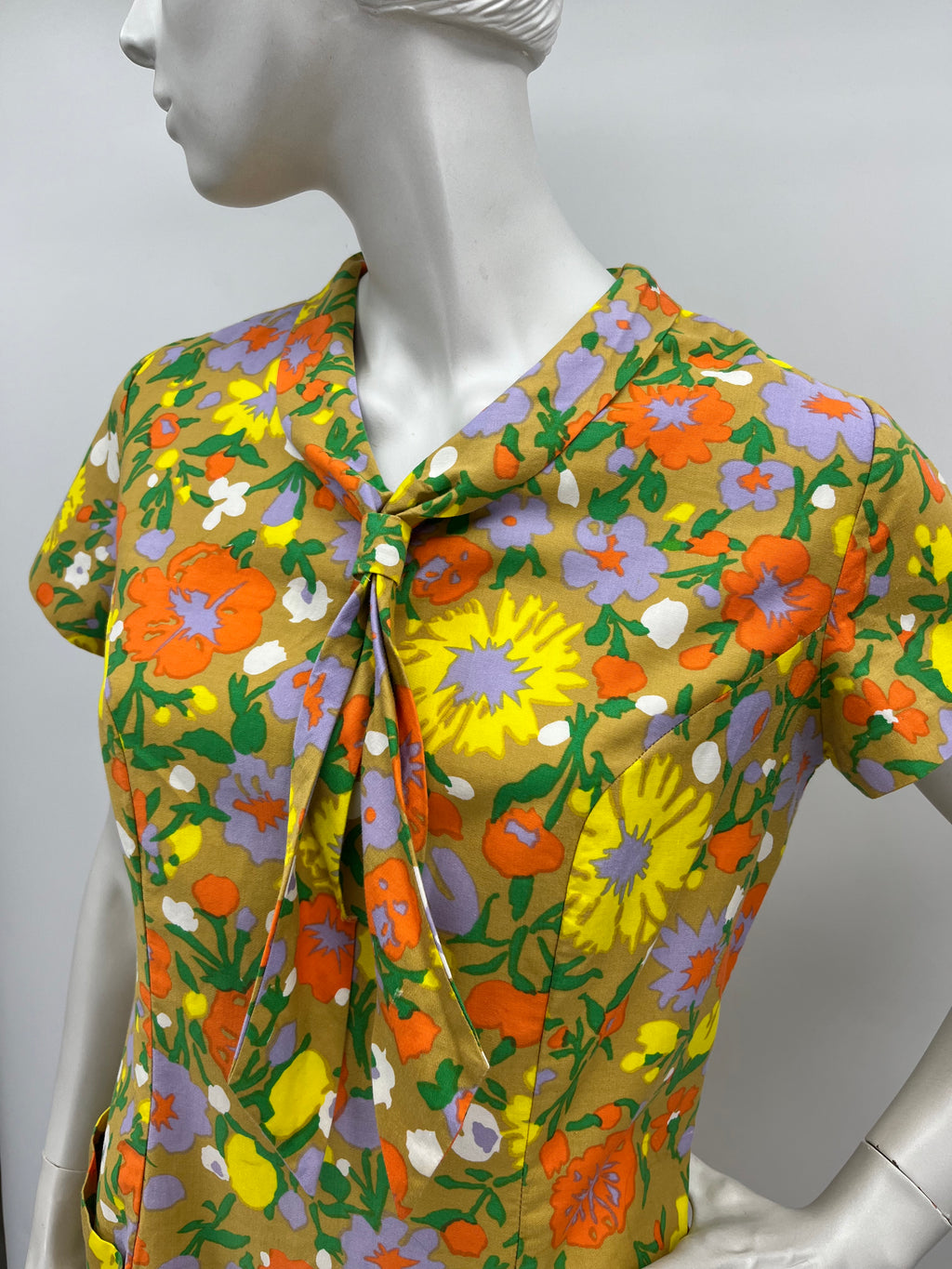 Nilvira De Luxe, colorful floral dress from the 50s, size 38