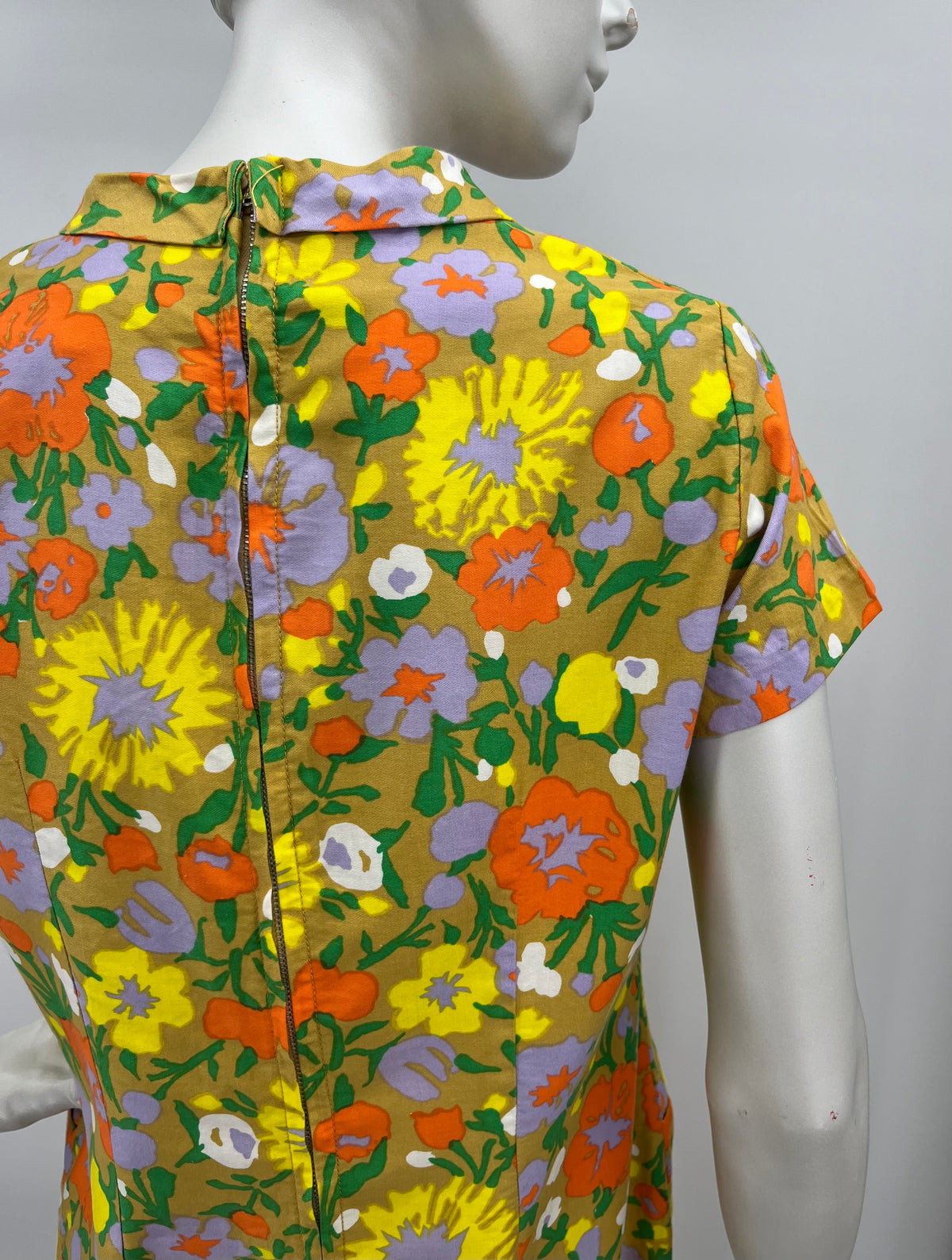 Nilvira De Luxe, colorful floral dress from the 50s, size 38