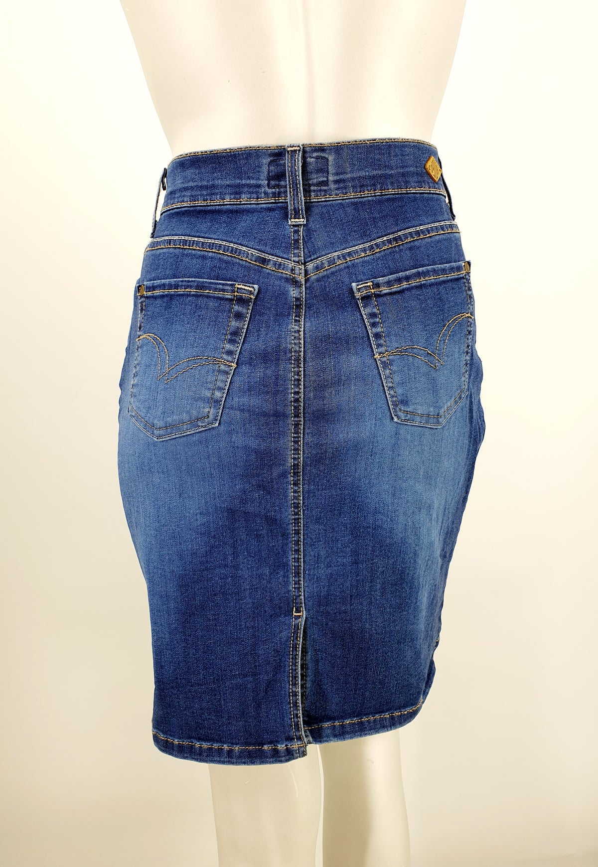 Lee Cooper, joustava lyhyt farkkuhame, vyötärö 75cm, koko (36)38