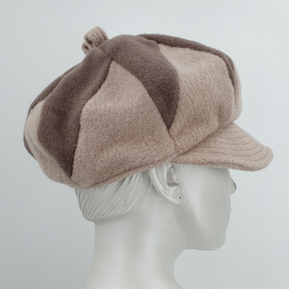 Naisten lätsä 80-luvulta, väri beige, 54cm