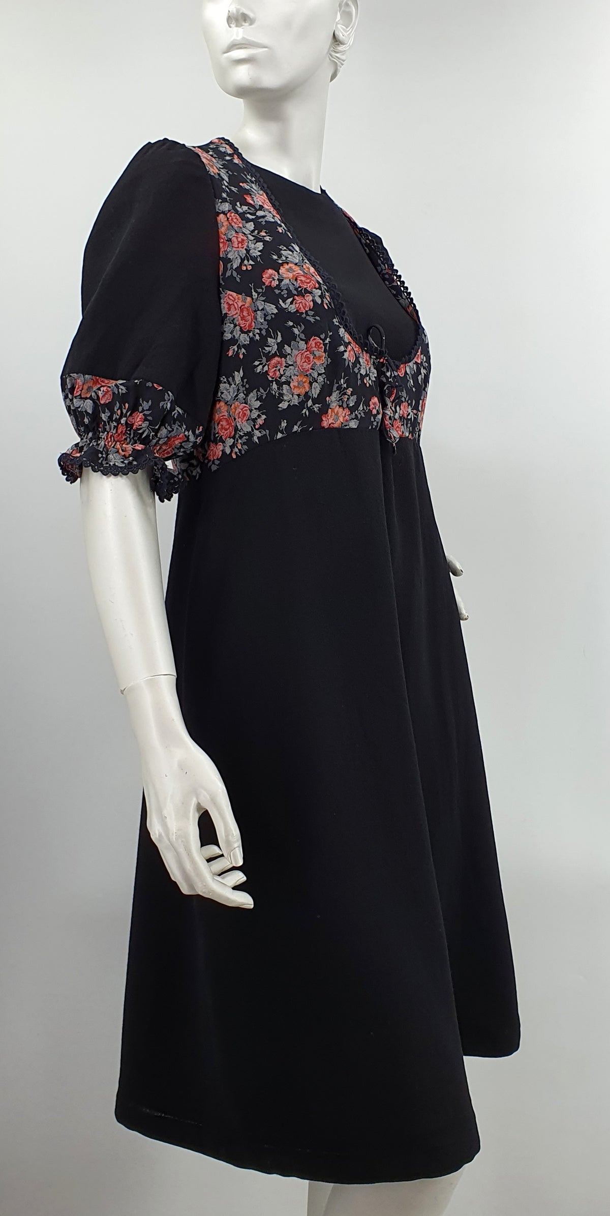 Chix-Puku, kotimainen vintagemekko, 70-80-luvulta, koko 38