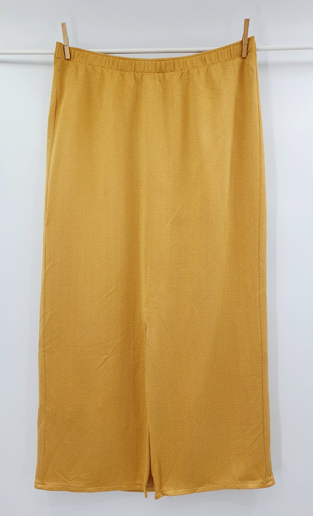Kielo, sinapinkeltainen maxihame, vyötärö 94-110cm, koko 46/48