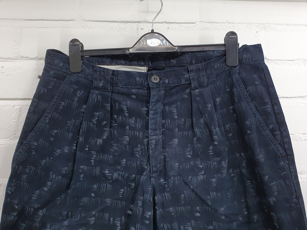 Roxy, miesten vintagehousut, 80-luku, musta-vaaleakuvio, kuva vyötäröstä