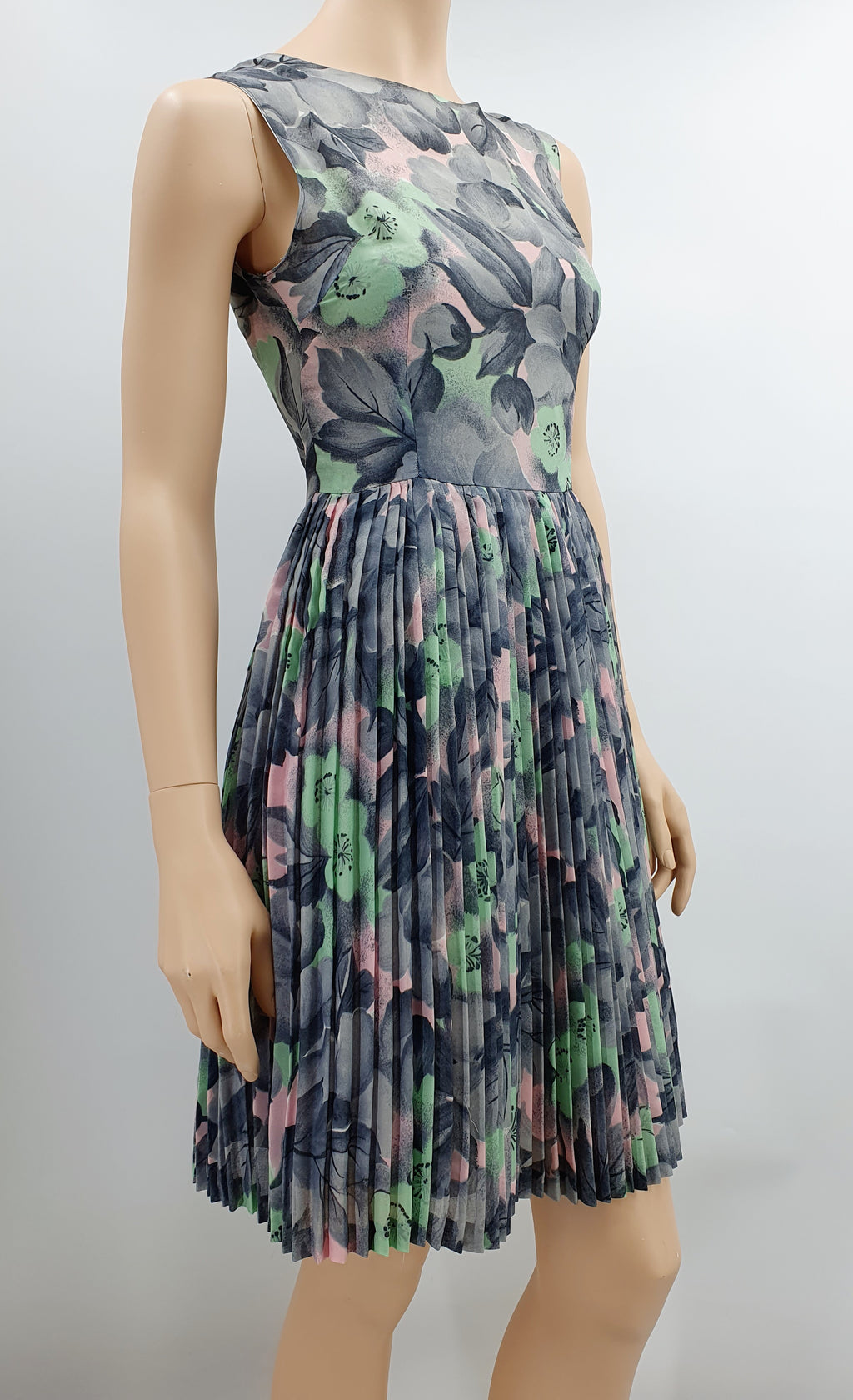 Laskoshelmainen hihaton mekko 50-60-luvulta, koko 32-34