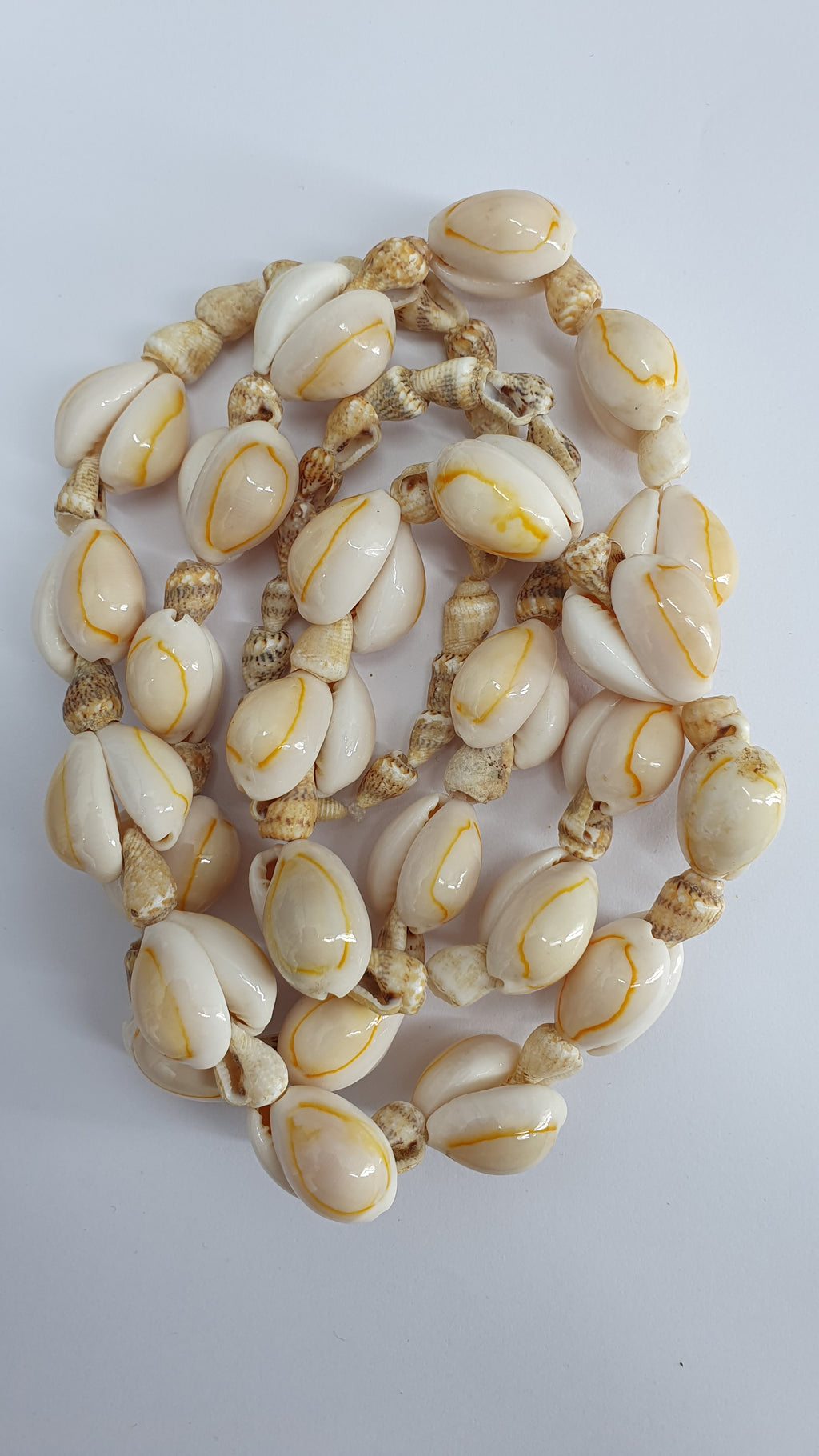 Long necklace made of shells, length 94cm