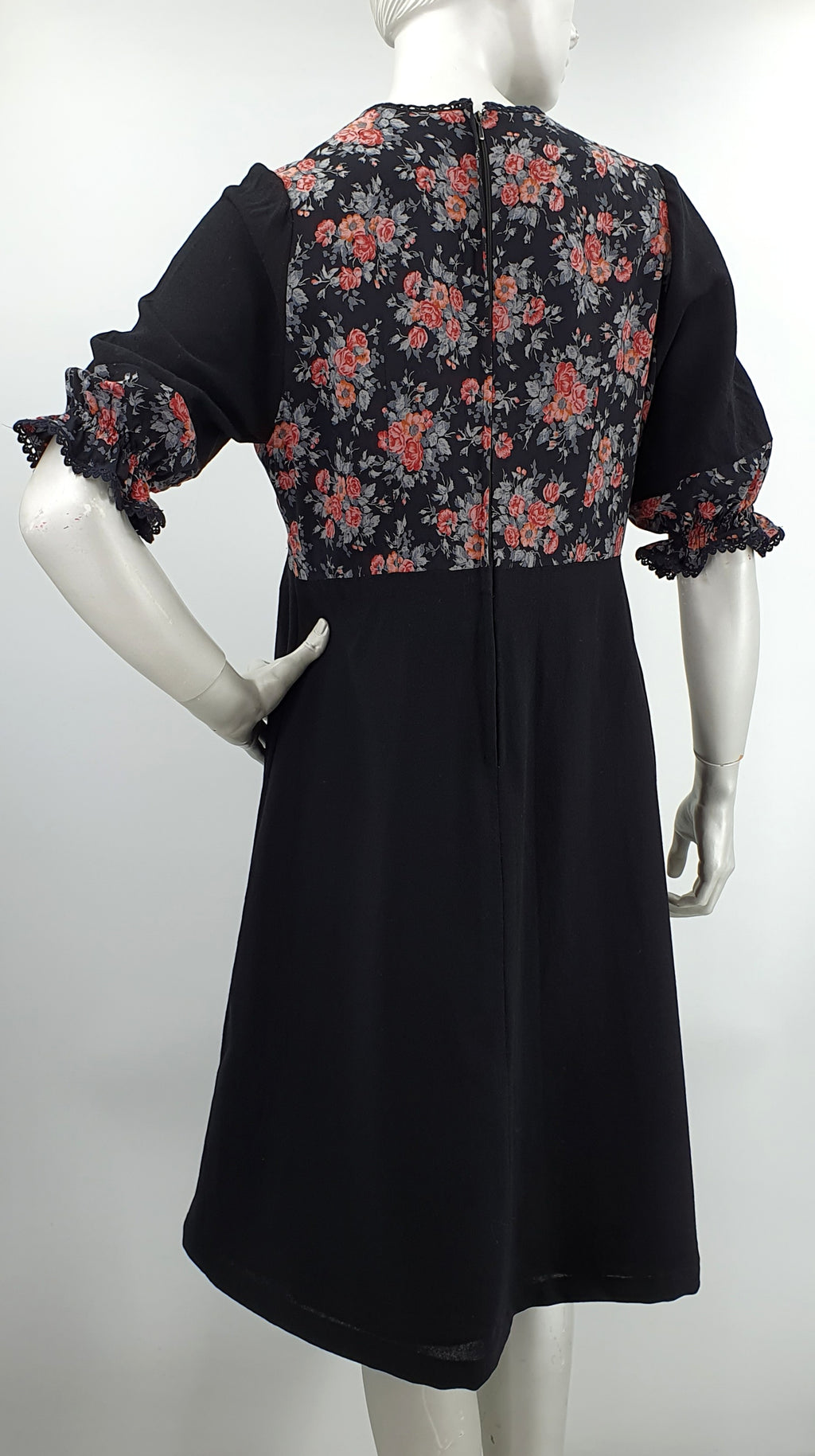 Chix-Puku, kotimainen vintagemekko, 70-80-luvulta, koko 38