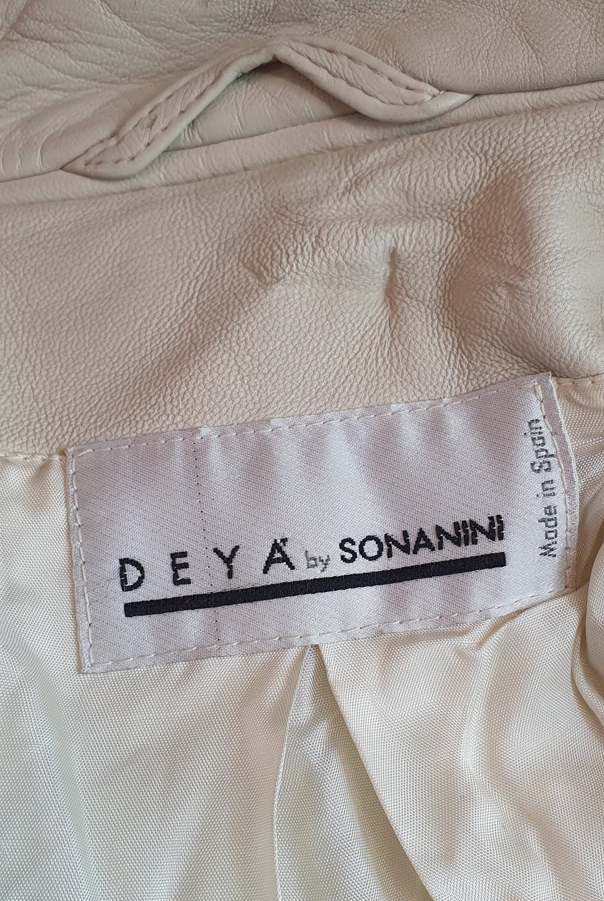 Deya by Sonanini, off-white leather jacket, from the 80s, size 36-38