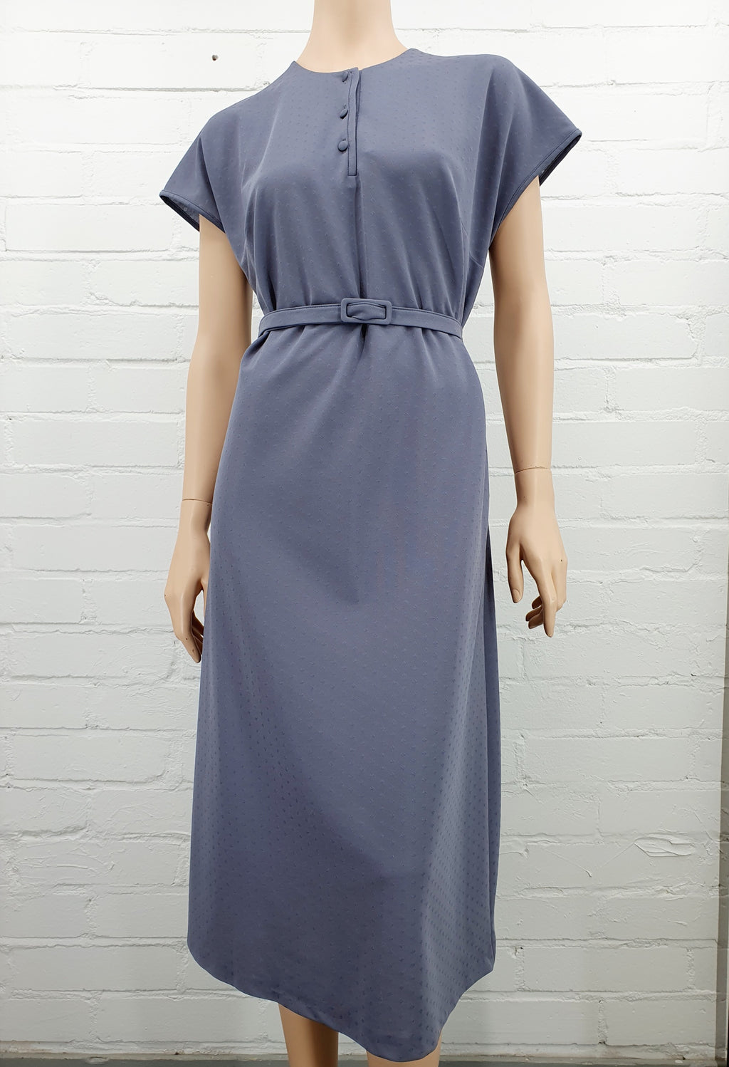 Soili-Tuote, grey short-sleeved vintage dress from the 80s | Made in Finland | Size 40