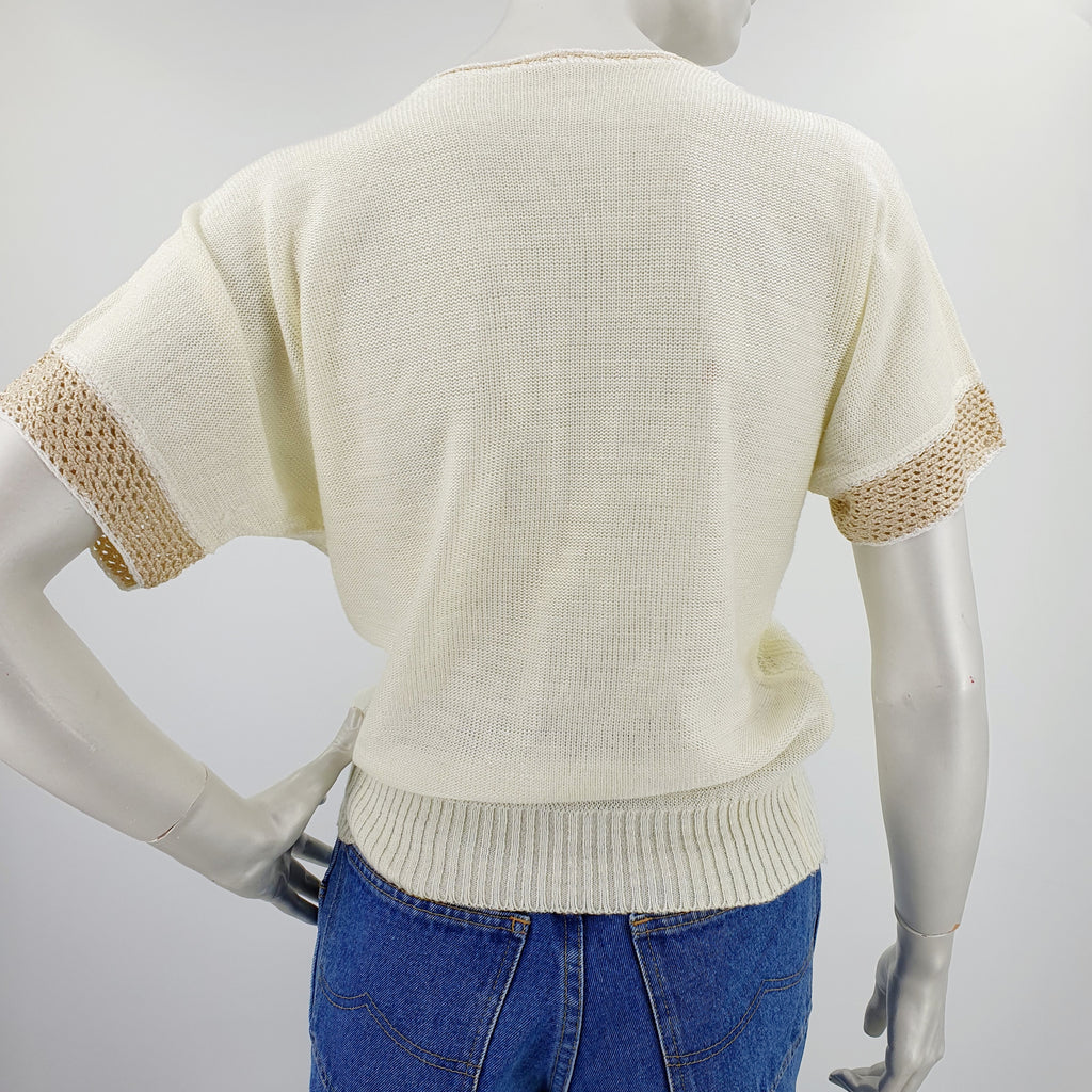 Off-white short-sleeved sweater from the 80s-90s, size 36-38