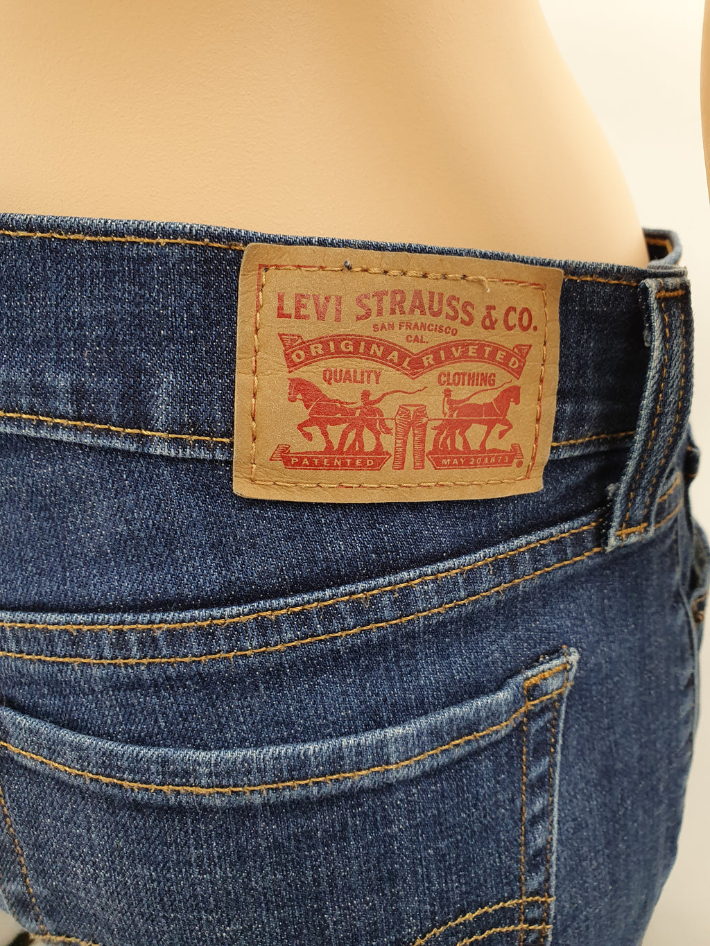 Levi's farkut, Capri-malli 2000-luvulta, W28 (38)