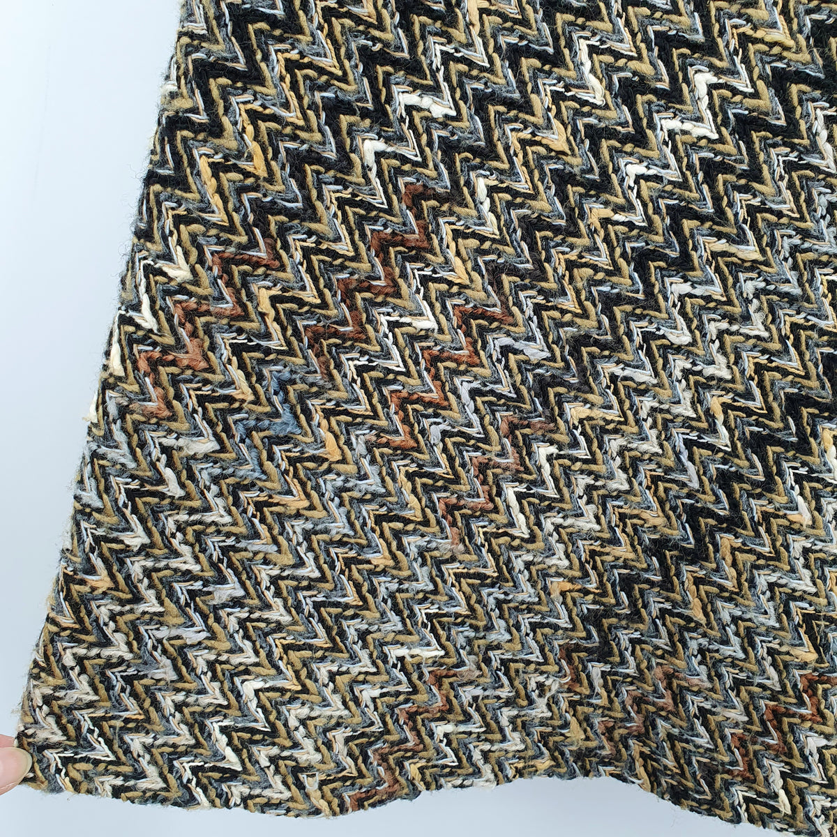 Leona, A-linjainen villasekoitehame 70-luvulta, vyöt.ymp. 68cm, koko 34(36)