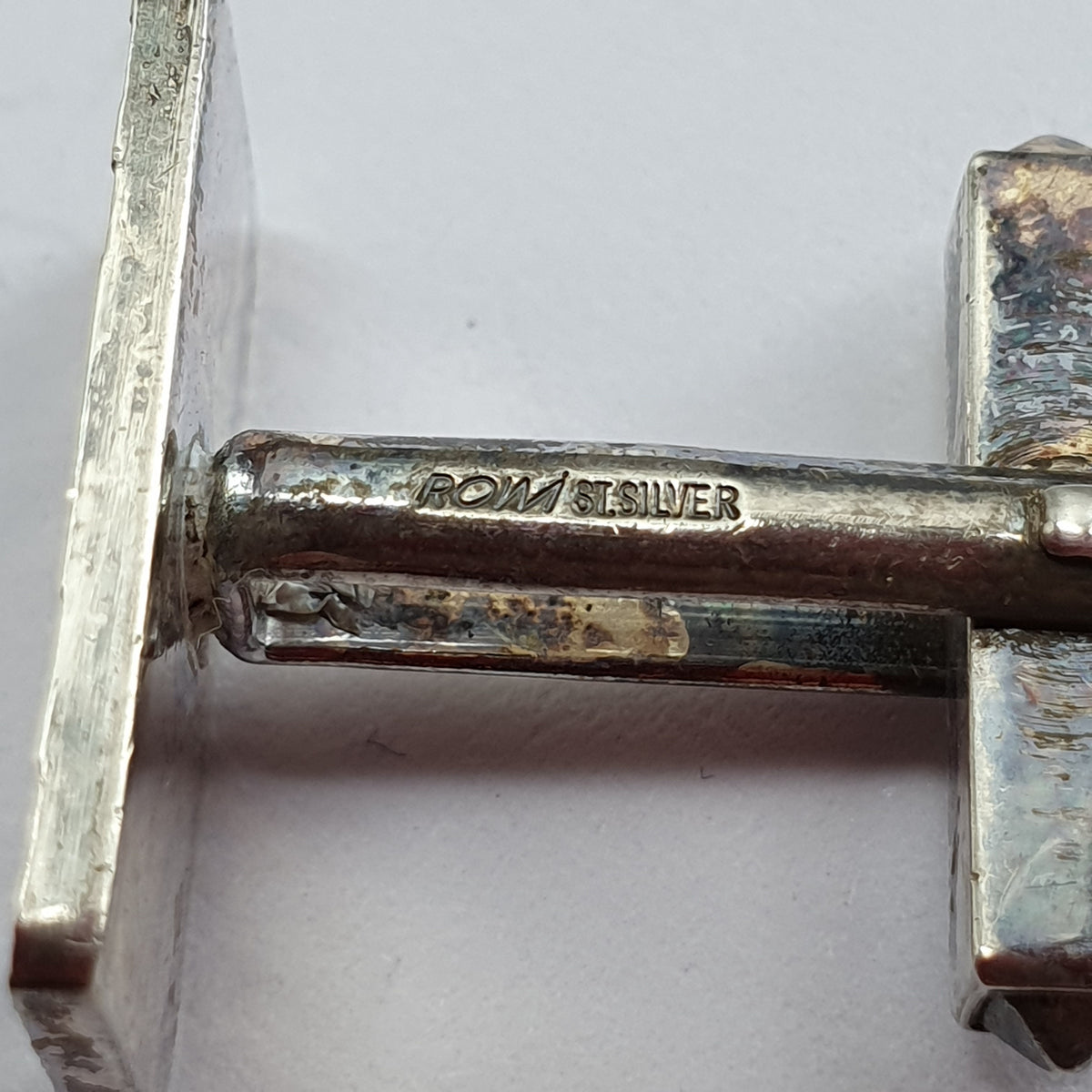 Vintage kalvosinnapit raitakuviolla, Sterling hopeaa