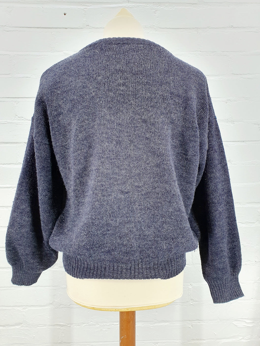 Tummanharmaa miesten neulepaita sinivihreällä kuviolla, 80-luvulta | Made in Italy | Koko L