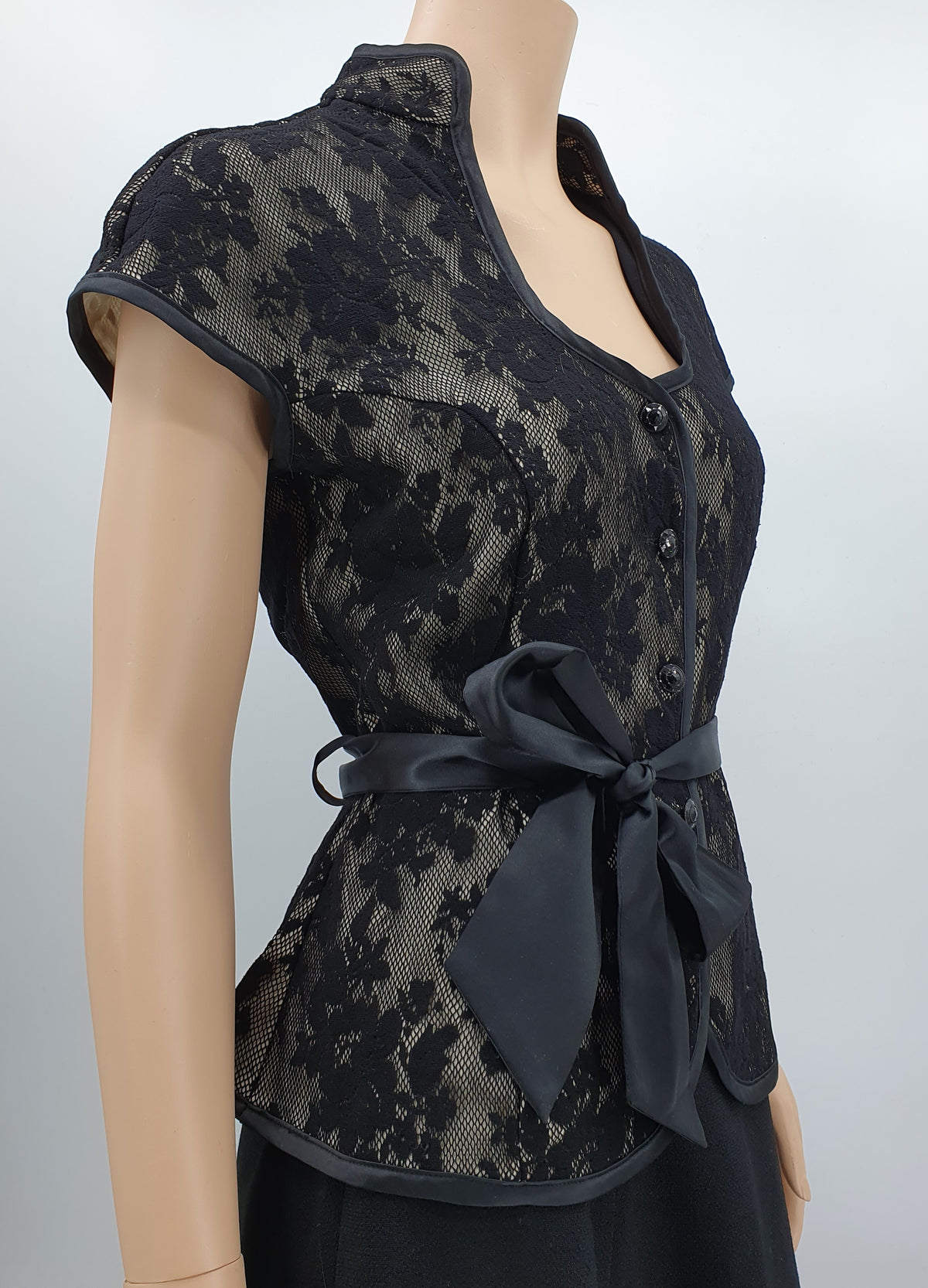 Molly-Jo, short-sleeved party top from the 2000s, size 42
