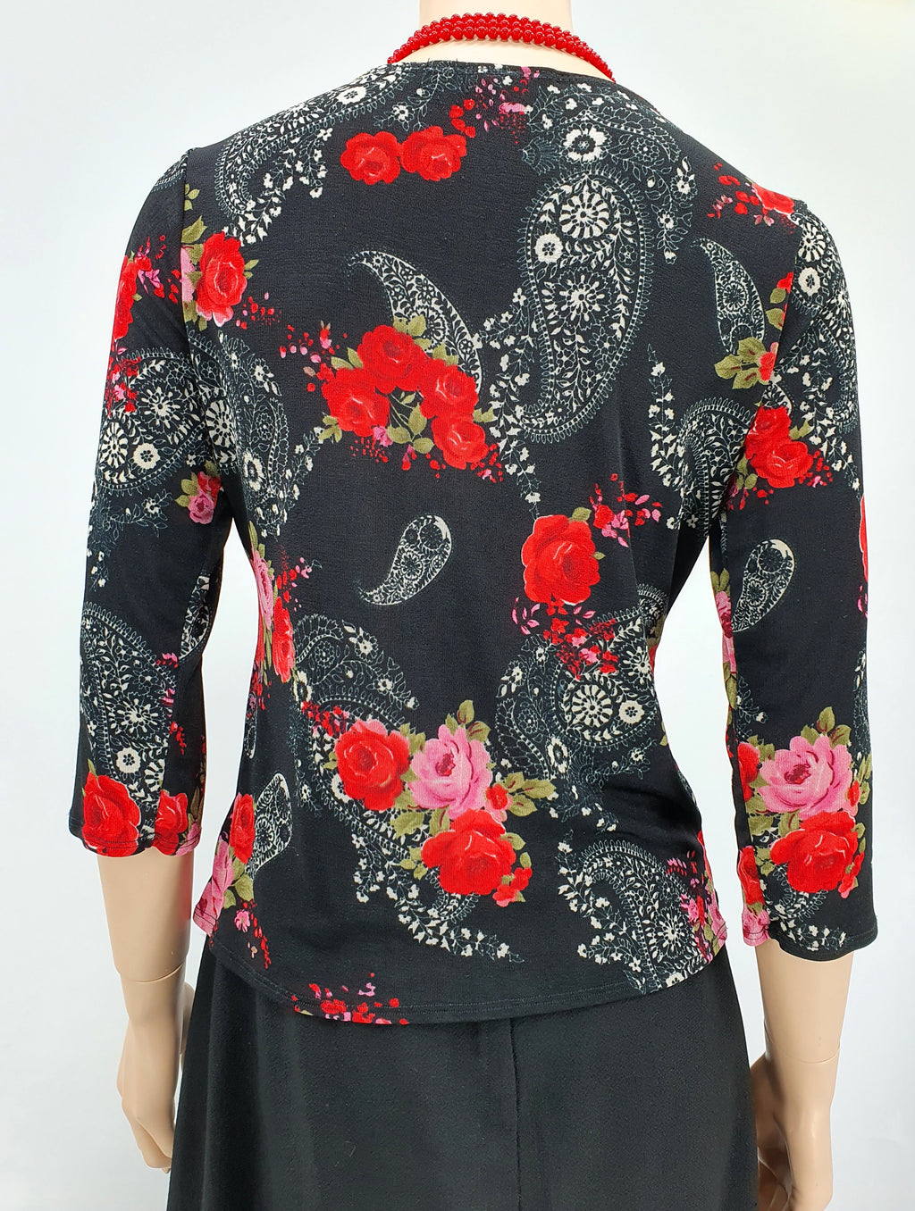 Floral shirt from the 2000s, size 36-38