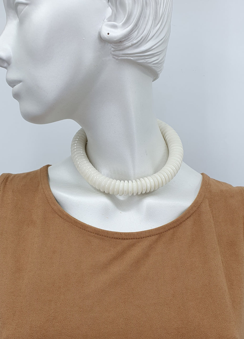 White necklace in the shape of a band from the 80s-90s, length 35cm