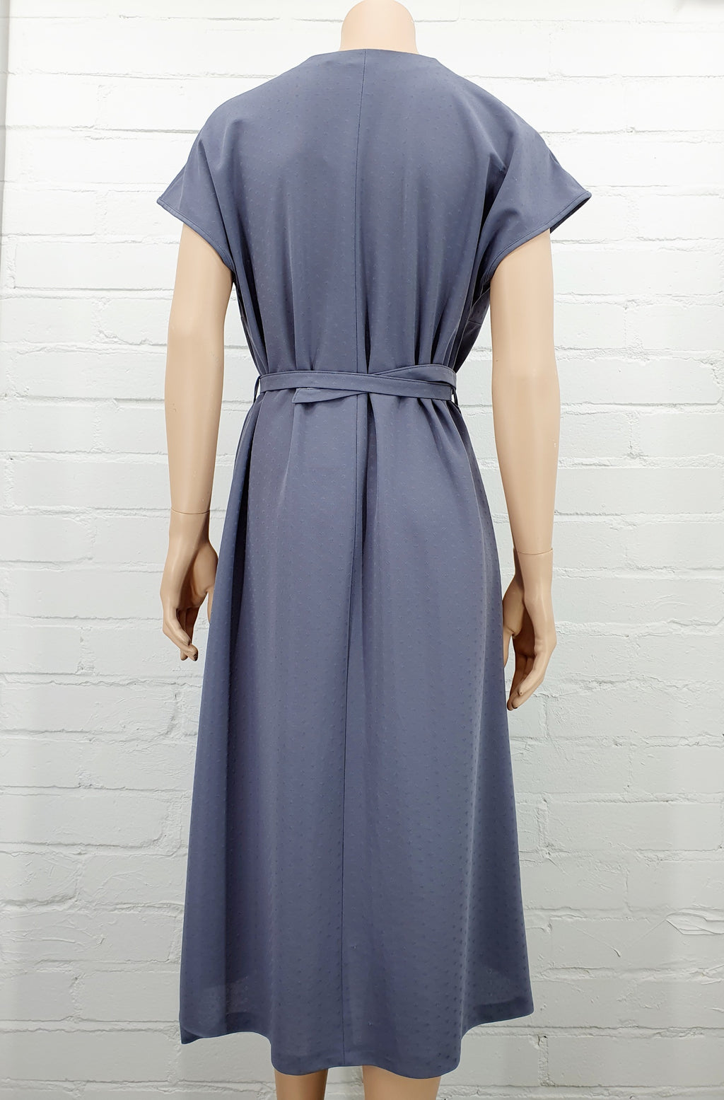 Soili-Tuote, grey short-sleeved vintage dress from the 80s | Made in Finland | Size 40