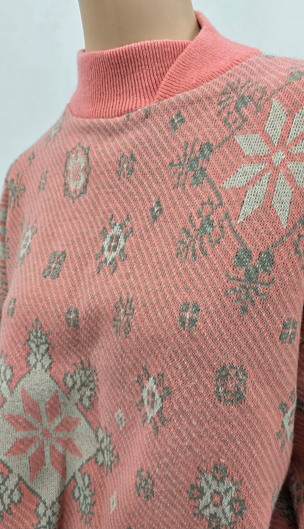 Lohenpunainen vintage neulepusero 80-luvulta käyttämätön Lähikuva neuleesta