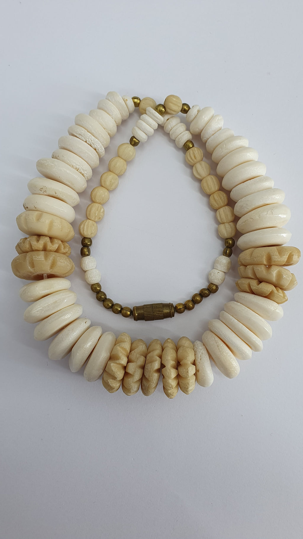 Light, short 80s-90s necklace, length 42cm