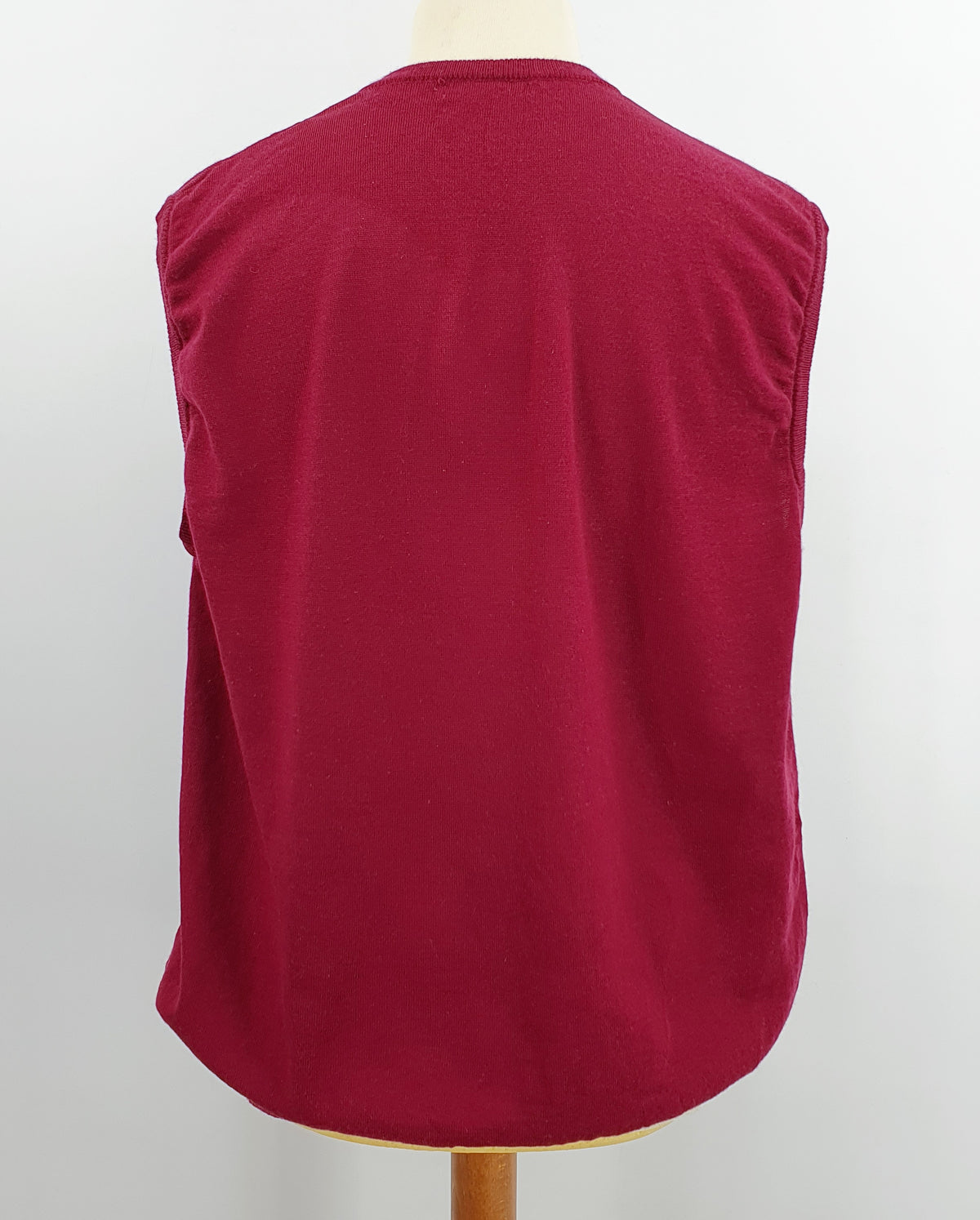 FinnMister Original, burgundy woolen vest from the 90s, size L