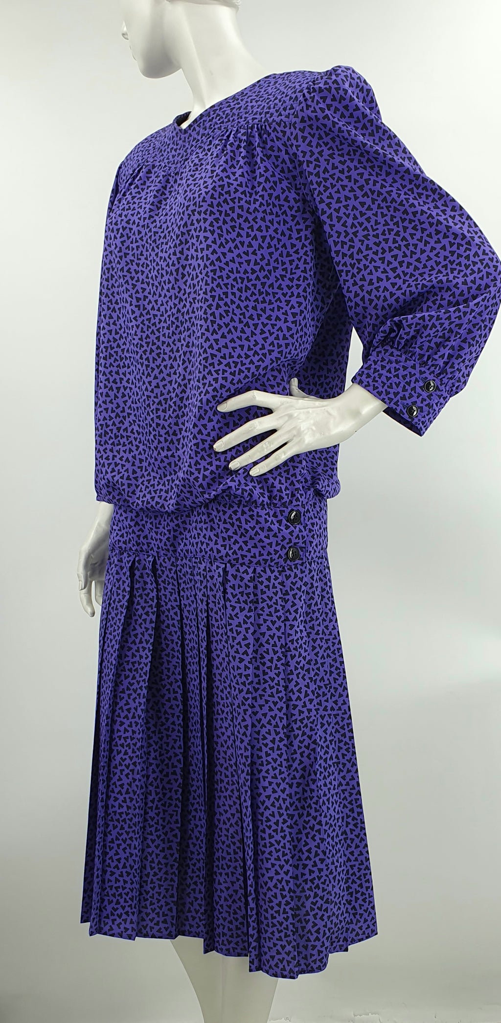 Maggy London, vintagemekko lasketulla helmalla, 80-luvulta, koko 38-40