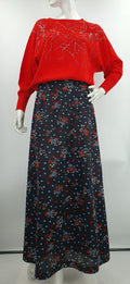 Black floral maxi skirt from the 70s, waist 68cm, estimated size 34