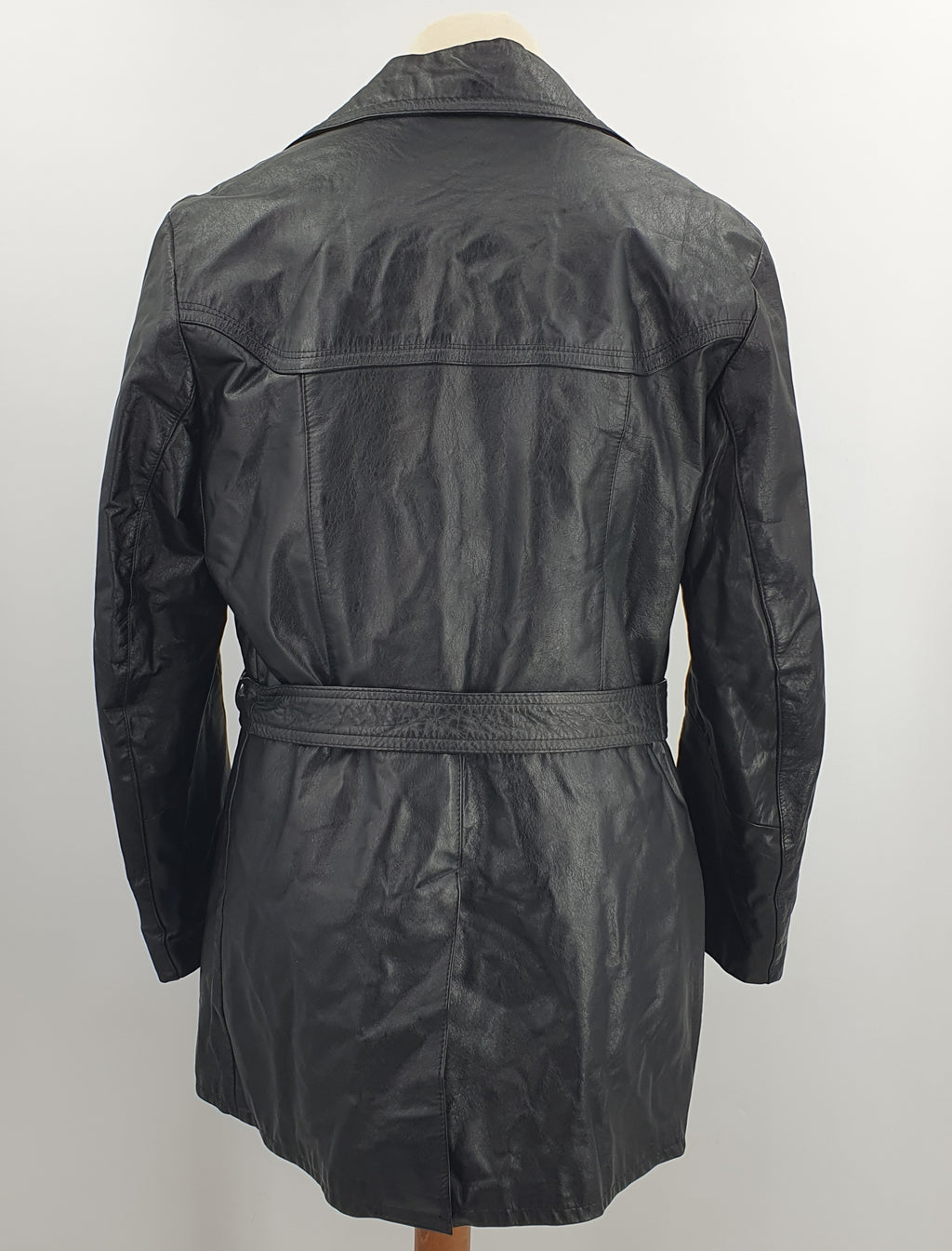 Black men's leather jacket from the 70s, size men's M, women's 40-42