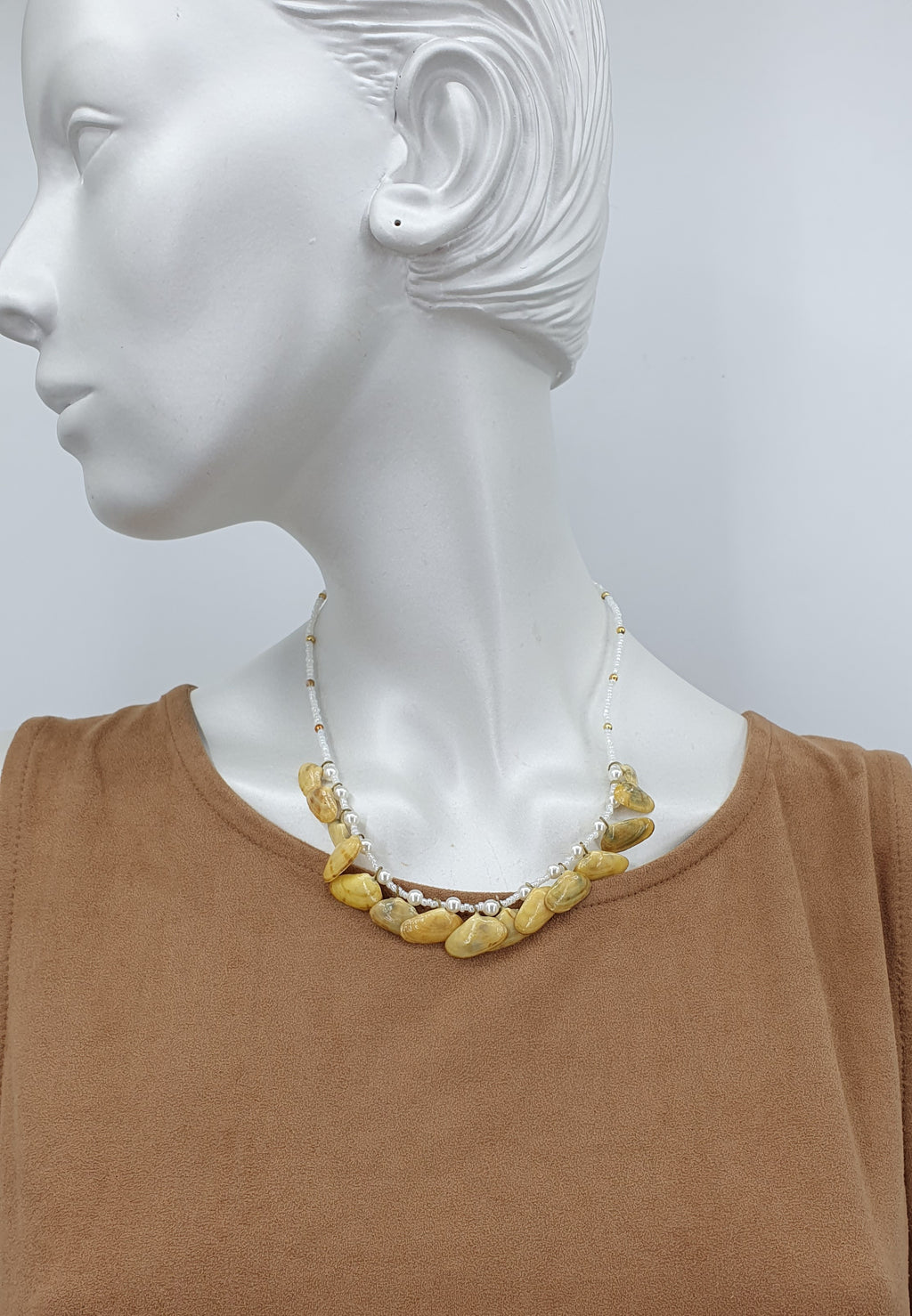 Pearl necklace with seashell pendants, length 45cm