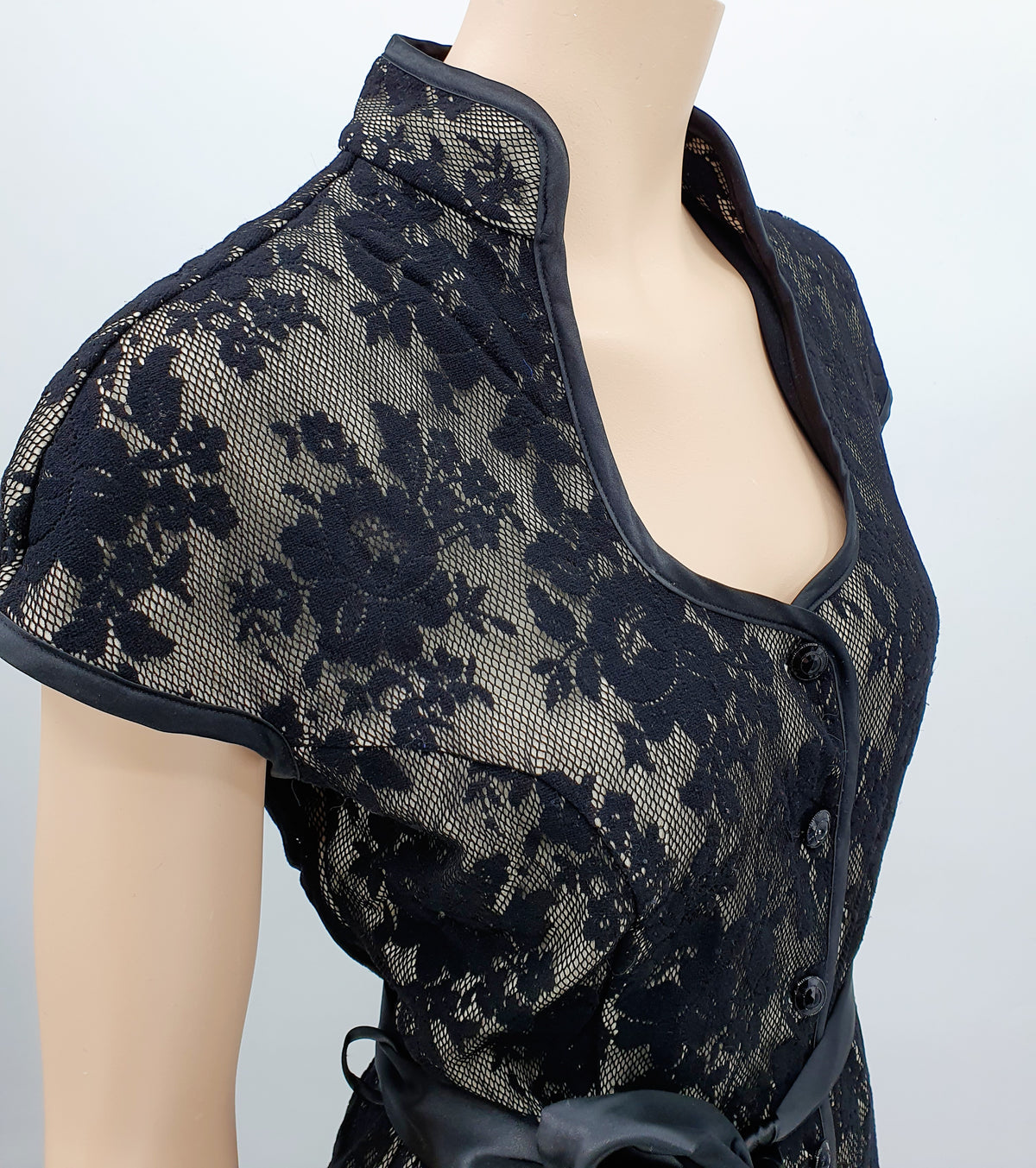 Molly-Jo, short-sleeved party top from the 2000s, size 42