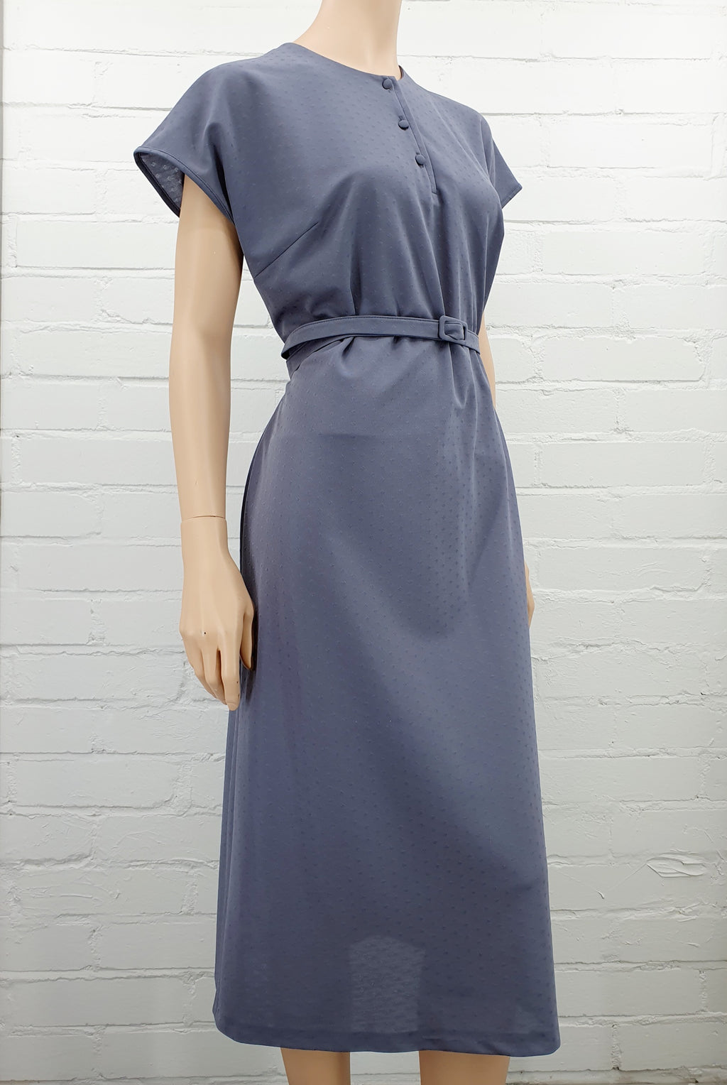 Soili-Tuote, grey short-sleeved vintage dress from the 80s | Made in Finland | Size 40