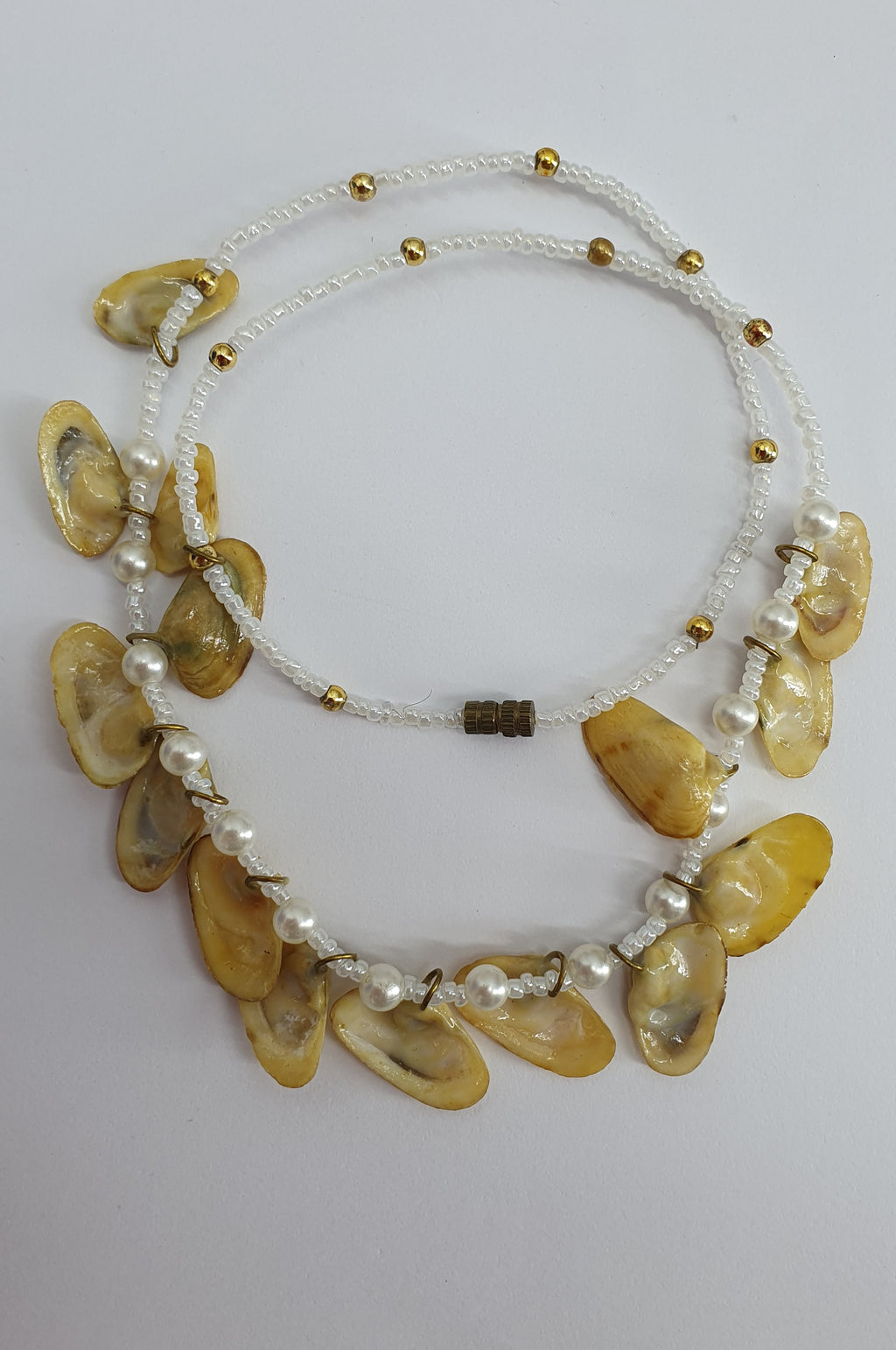 Pearl necklace with seashell pendants, length 45cm