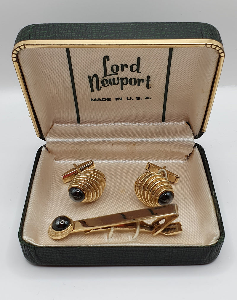 Lord Newport Vintage korusetti miehelle Solmioneula ja kalvosinnapit 1970-luvulta
