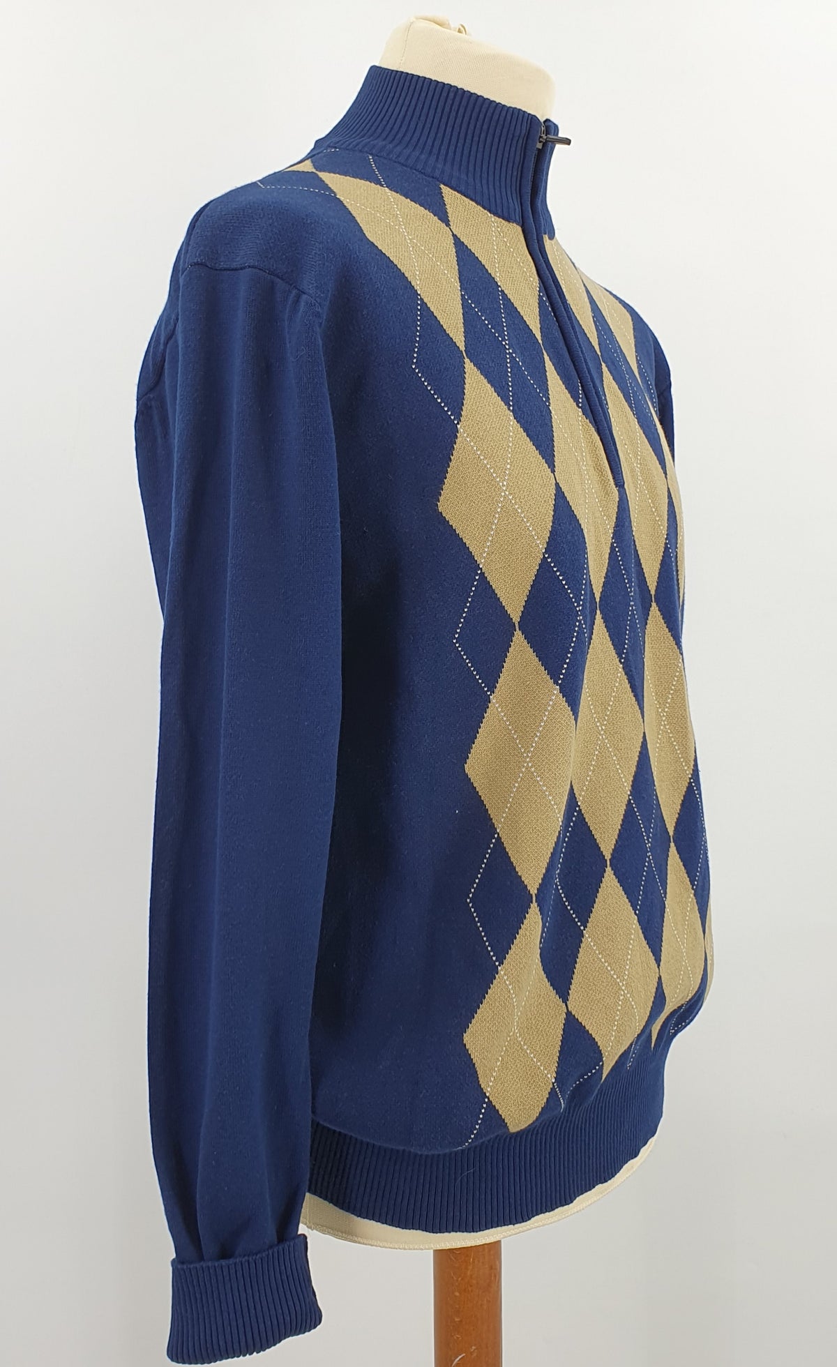 Ross River, men's secondhand sweater, size S/M